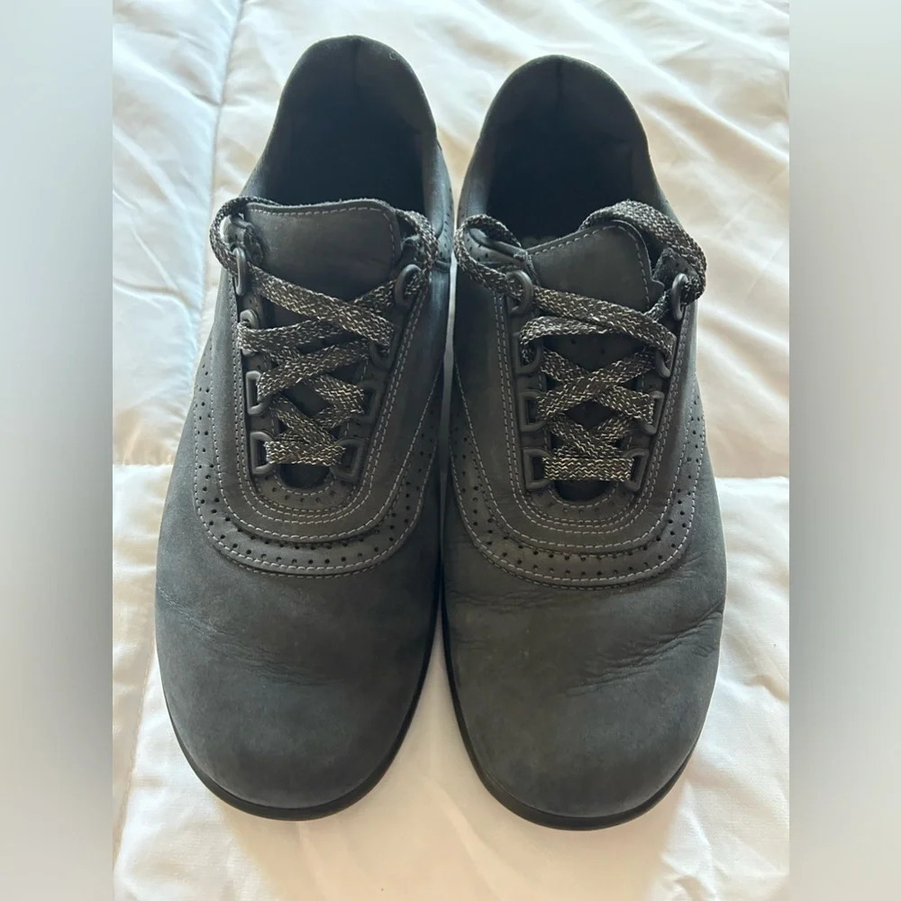 SAS black suede walk easy walking shoes women’s 9.5M Oxford